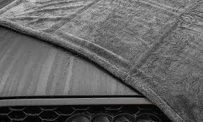 🧽 La microfibre 1200 GSM : l’indispensable pour un nettoyage auto parfait